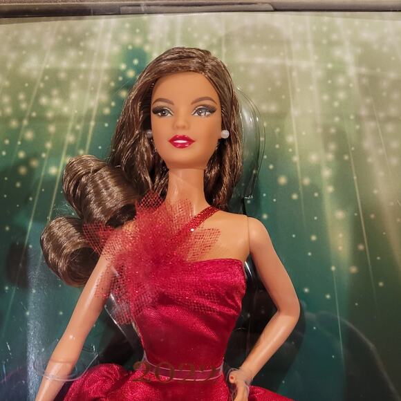 Mattel Barbie Doll Signature 2022 Holiday 13" Collectible New in the box - Picture 12 of 16